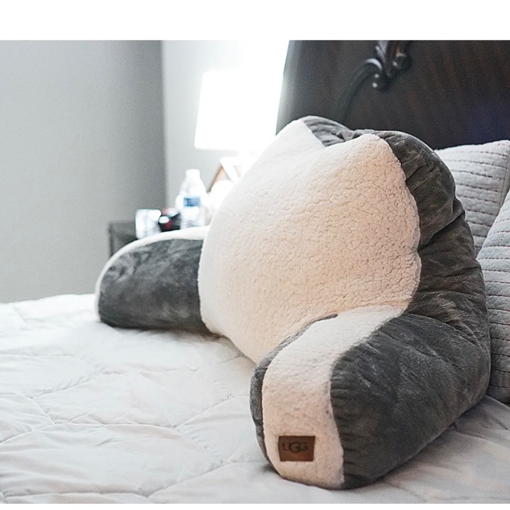 UGG Clifton back support reading pillow in Sherpa fleece